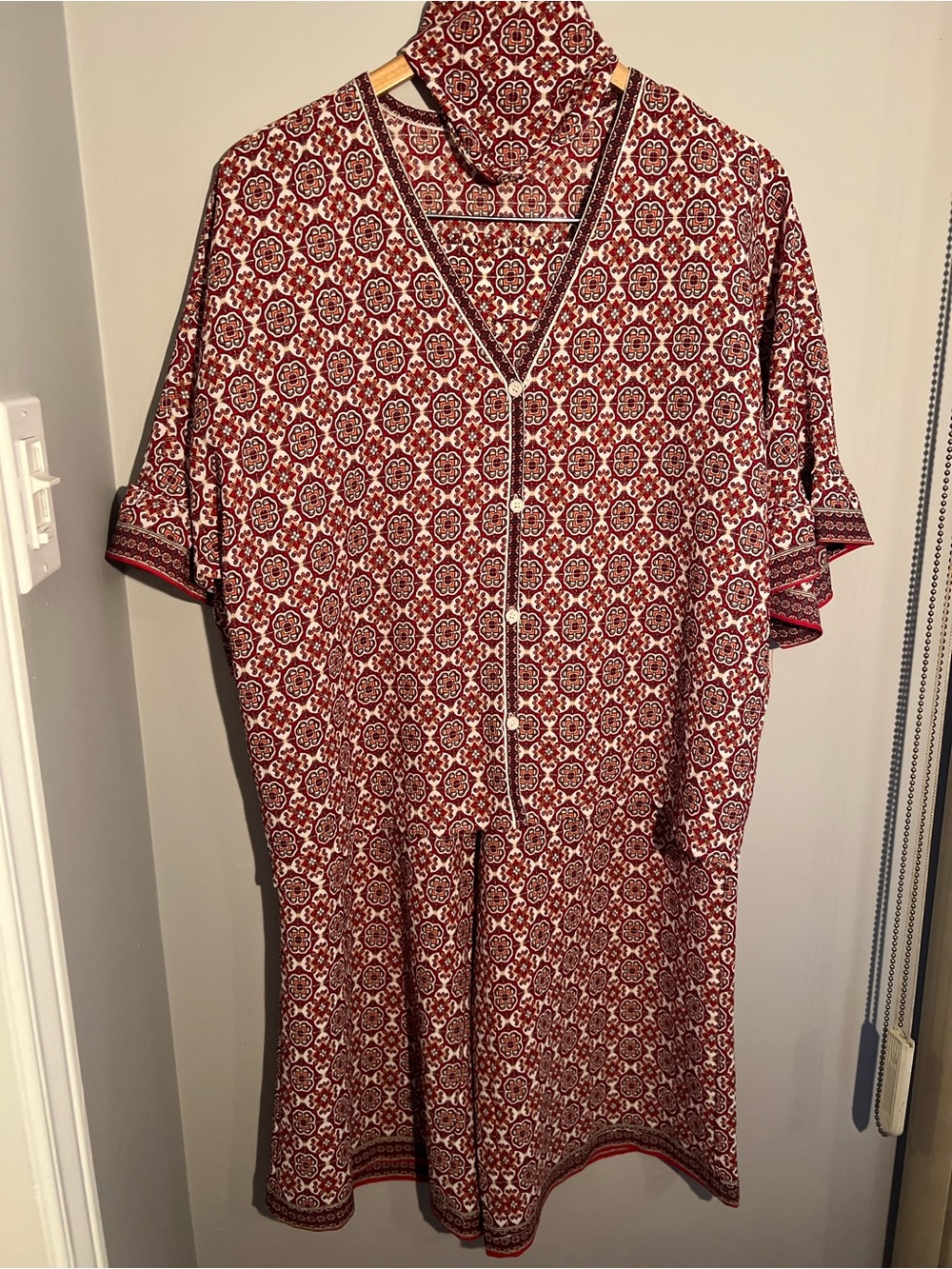 Max Studio Red Patterned Top & Pants Matching Set & Bandana/Scarf